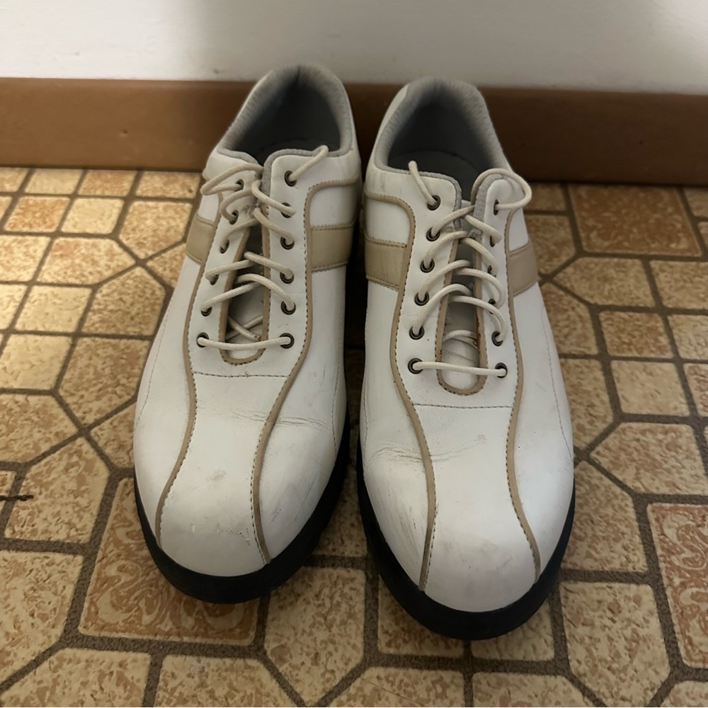 Callaway Golf V CG Sport Style W206-19 Soft Cleats Womens Size 6.5 (can fit a 7)